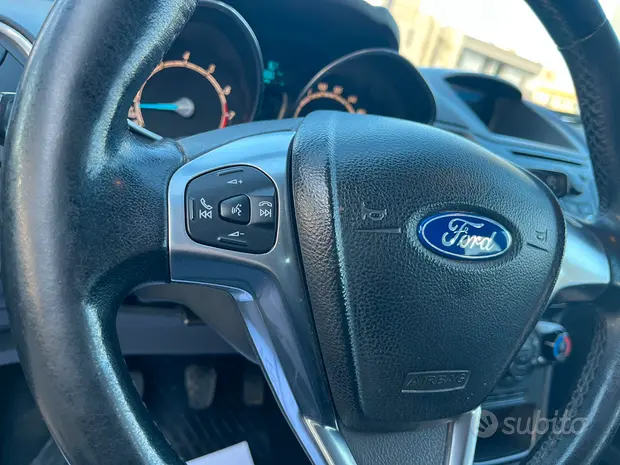 Ford Fiesta - photo 6