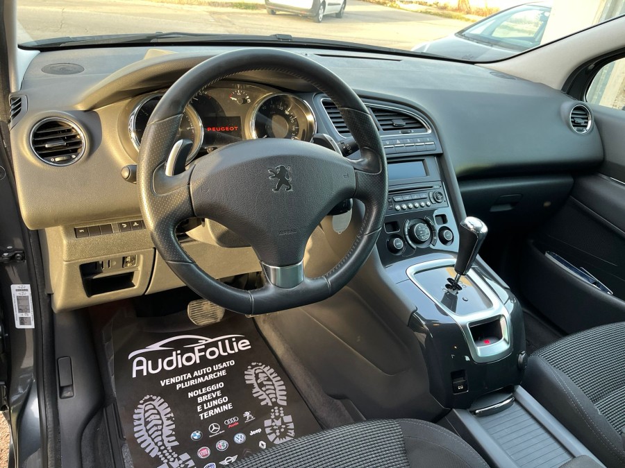 Peugeot 5008 1.6 HDi 112CV cambio robotizzato